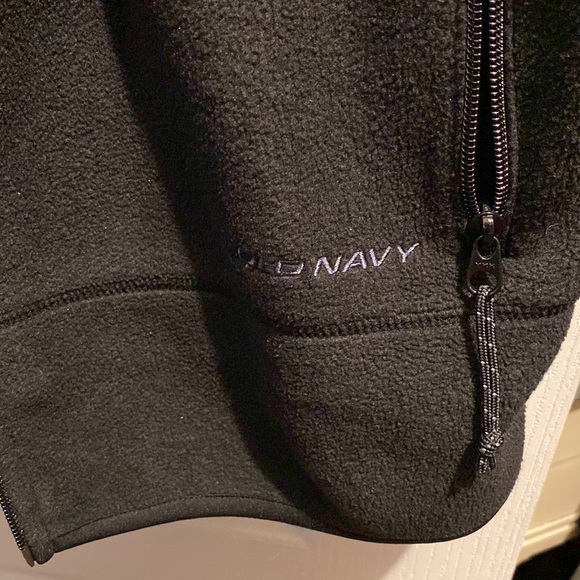 Old Navy Large Sleeveless ZipUp Fleece - Picture 2 of 4